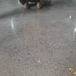 X-Epoxy với kinh nghiệm dày dặn và đội ngũ kỹ thuật viên lành nghề, đảm bảo mang lại sàn chịu lực và chống trơn trượt tốt cho dự án Nhà ga T3 Tân Sơn Nhất