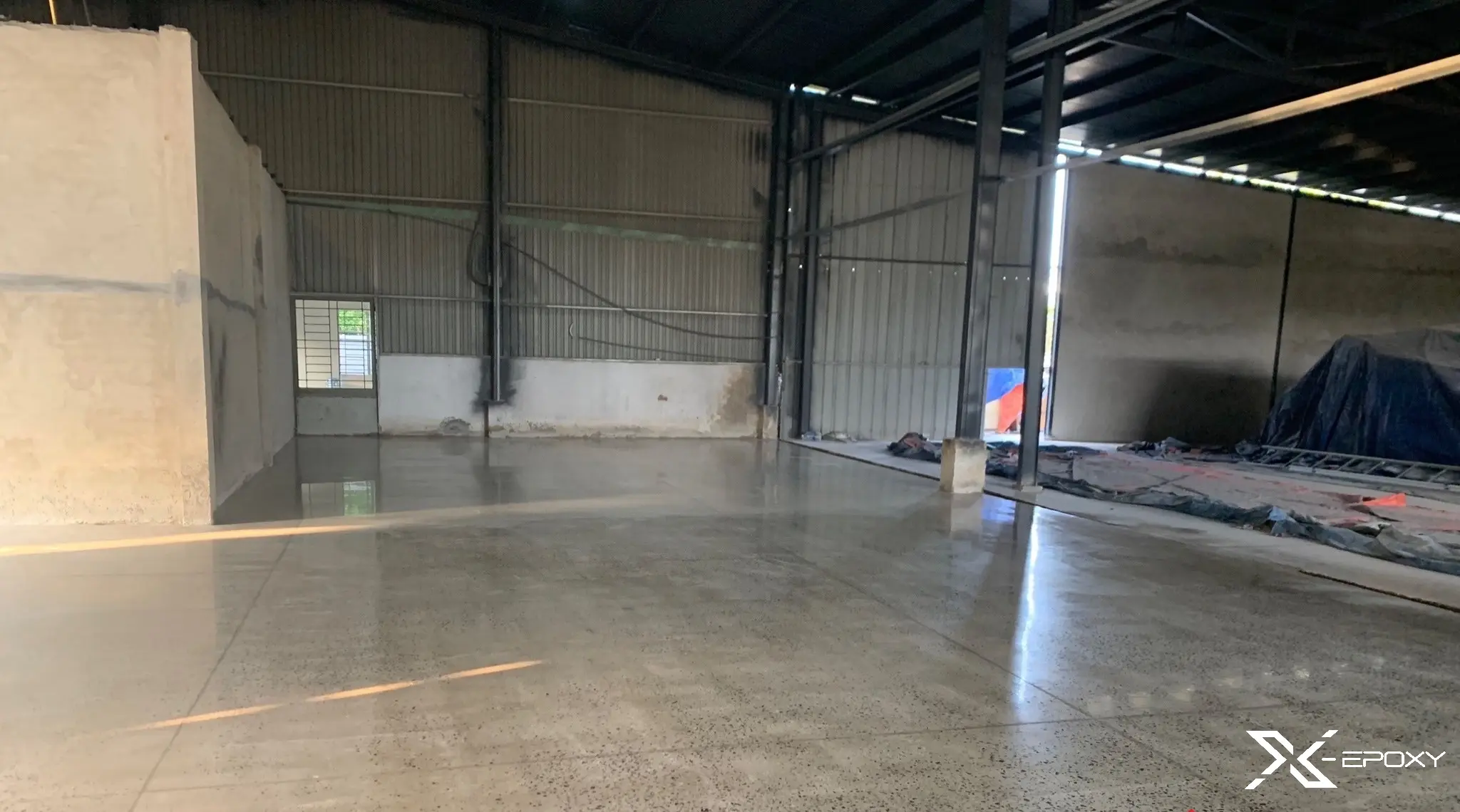 X-Epoxy cần đáp ứng tốt nhiều yêu cầu để đảm bảo về tiens độ, chất lượng khi thi công mài bóng sàn Nhà Máy Nội Thất Tiến Đạt
