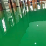 Đội ngũ kỹ thuật viên lành nghề của X-Epoxy đang thi công sơn sàn epoxy nhà máy sữa Vinamilk