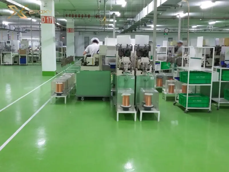 Sơn epoxy chống tĩnh điện có bề mặt sơn mịn, sáng bóng và dễ lau chùi