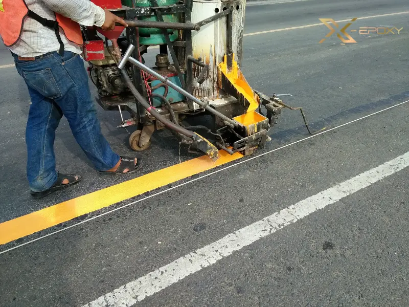 Sơn epoxy kẻ vạch là gì? Sơn vạch kẻ đường quy trình thi công đúng chuẩn 17 sơn vạch kẻ đường
