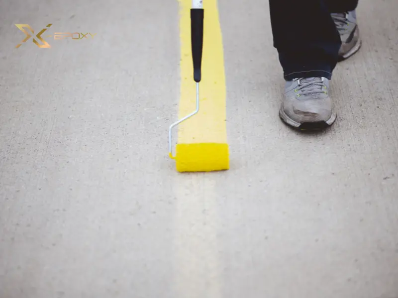 Sơn epoxy kẻ vạch là gì? Sơn vạch kẻ đường quy trình thi công đúng chuẩn 15 Một số loại sơn epoxy có thời gian khô nhanh, giúp giảm thời gian gián đoạn giao thông