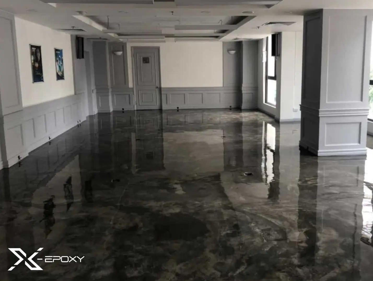 Sàn Epoxy có liền mạch, có độ bóng mịn cao