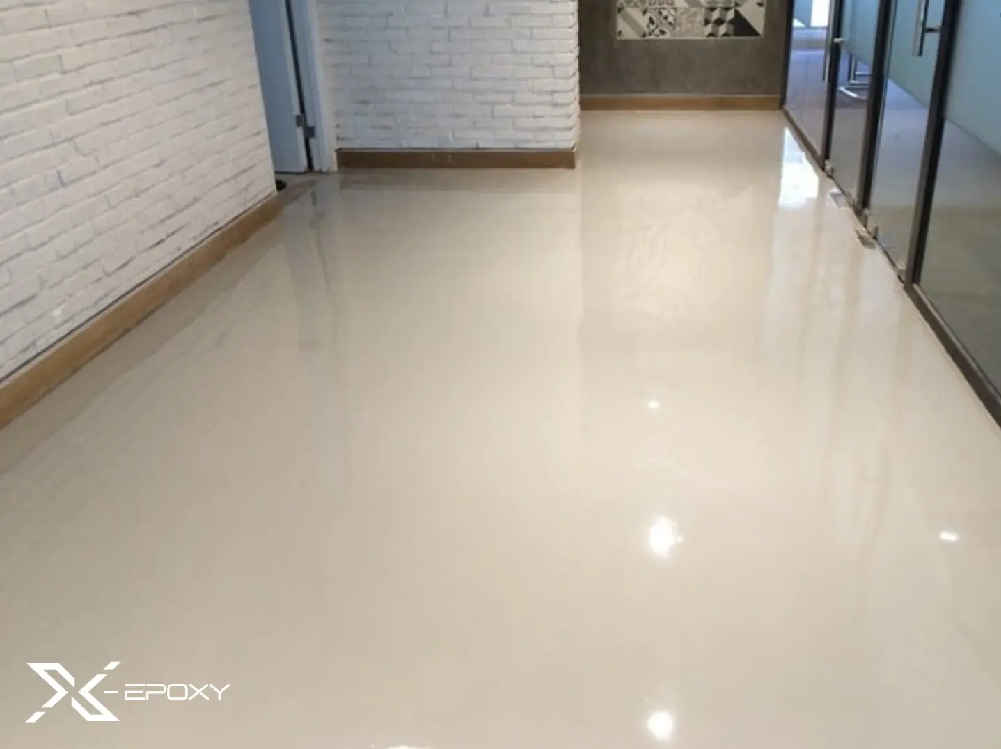 Tùy từng công trình mà đơn vị thi công lựa chọn hệ sơn sàn Epoxy phù hợp
