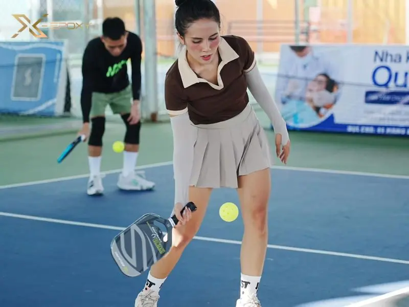 Tập drive và di chuyển khi sử dụng máy bắn bóng Pickleball