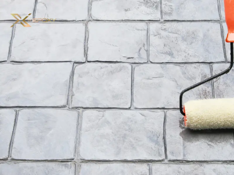 Bề mặt tường được vệ sinh và xử lý kỹ lưỡng trước khi thi công lớp sơn chống thấm.