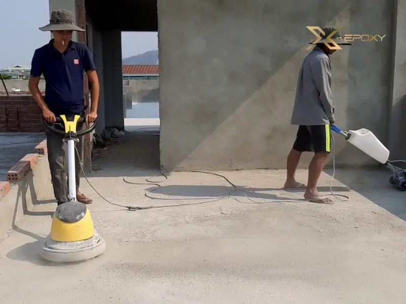 Lưu ý cần kiểm tra và chuẩn bị bề mặt cẩn thận để chống thấm mái bê tông hiệu quả