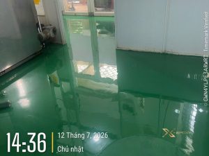 Dự án bóc tách sàn cũ và thi công sơn sàn Epoxy kháng khuẩn khu bếp